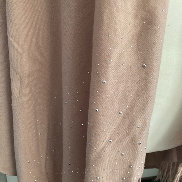 ADRIENNE VITTADINI So Soft Ruana Shawl Fringe Rhinestone NWT OS Boho Coastal - Picture 9 of 9